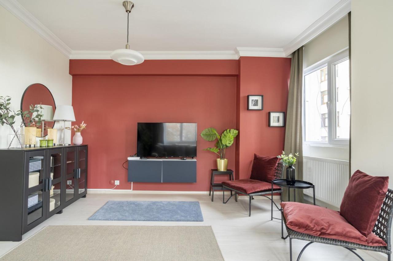Modern Flat With Balcony On Bagdat Street Lägenhet Istanbul Exteriör bild
