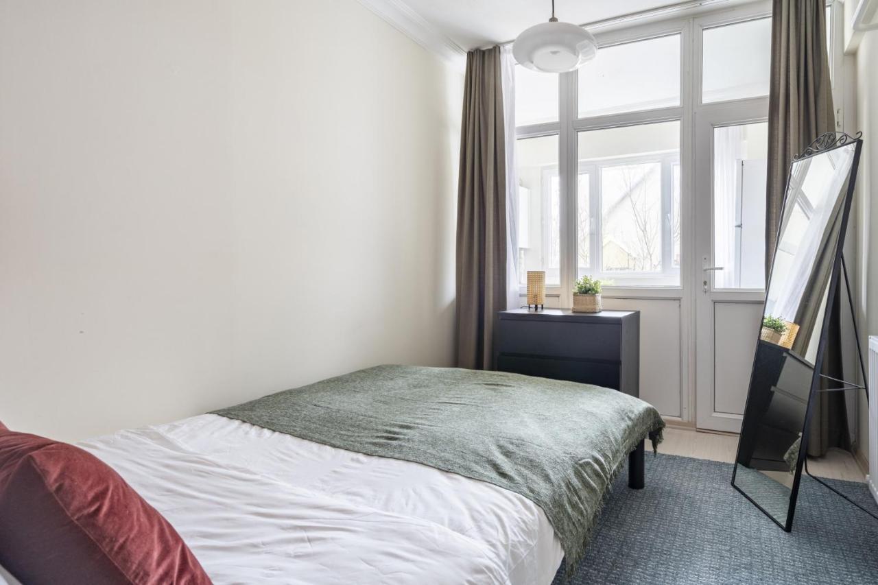 Modern Flat With Balcony On Bagdat Street Lägenhet Istanbul Exteriör bild