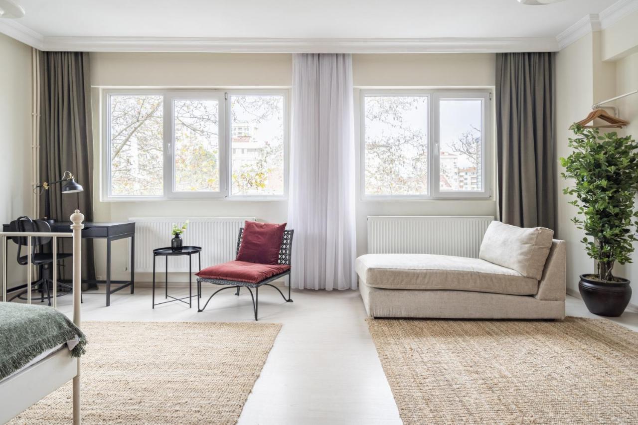 Modern Flat With Balcony On Bagdat Street Lägenhet Istanbul Exteriör bild